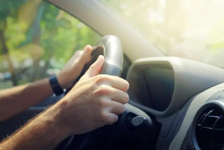 Responsabilidad al chocar un auto prestado
