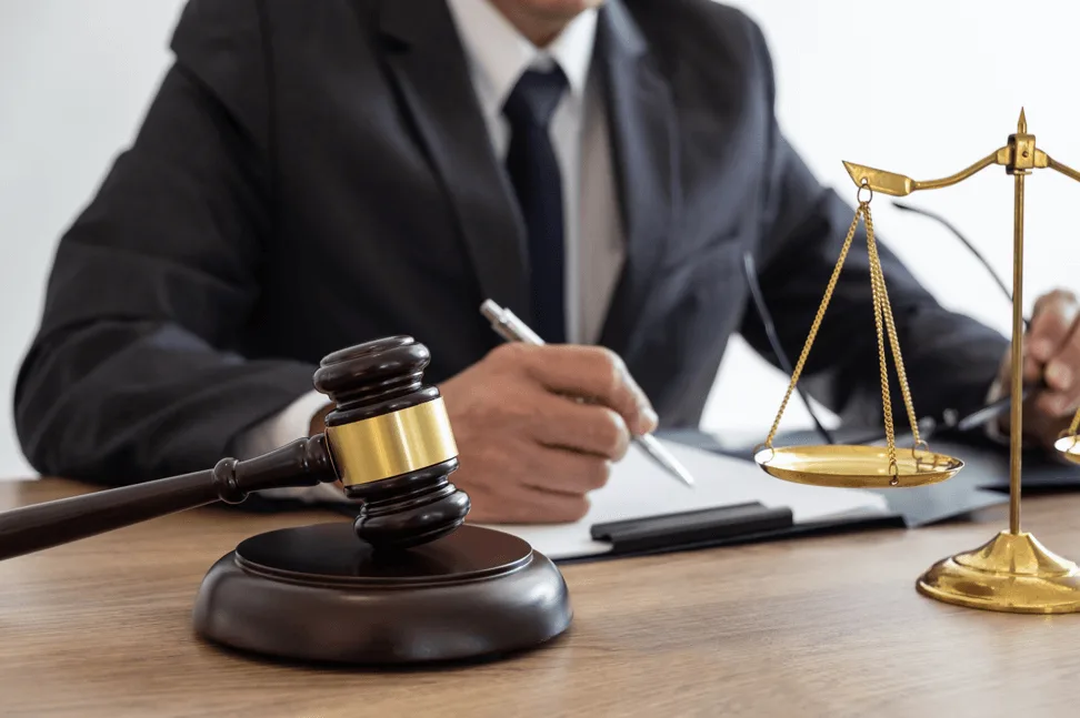 Lawyer_Gavel_legal_weights